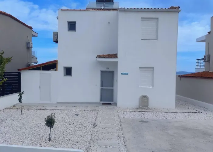Villa Damaki