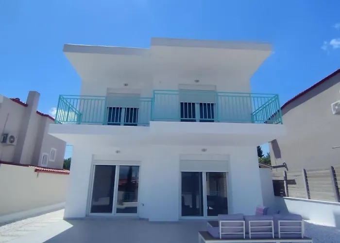 Villa Damaki